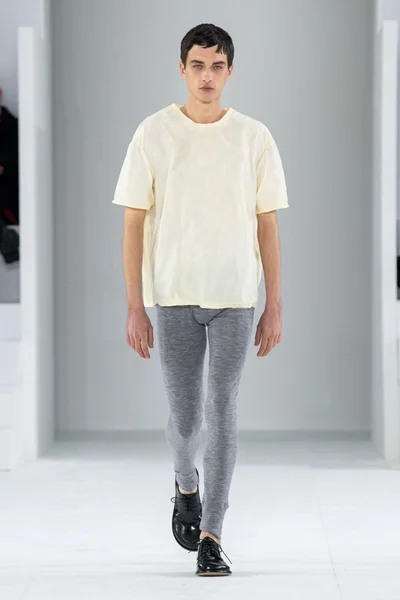 Look 30